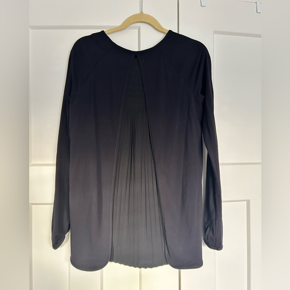 LULULEMON long sleeve black!